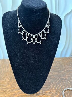 Elegant Clear Crystal Fringe Necklace - Silver Tone